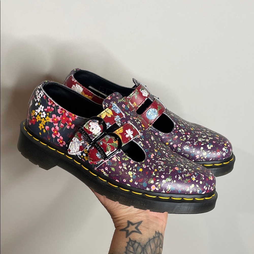 SOLD Dr. Martens | Women’s 8065 Vintage Floral Leather Mary Jane Shoes Size 7